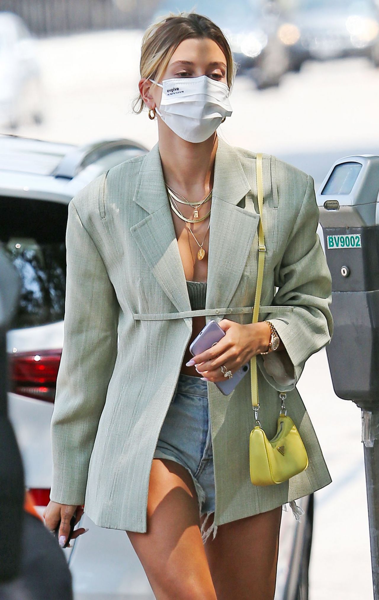 hailey-bieber-in-daisy-dukes-and-a-boxy-blazer-shopping-in-beverly-hills-08-20-2020-8.jpg
