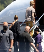 hailey-bieber-and-justin-bieber-August-28-Boarding-a-Private-Jet-in-LA-1.jpg