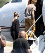 hailey-bieber-and-justin-bieber-August-28-Boarding-a-Private-Jet-in-LA-2.jpg
