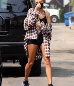 hailey-bieber-September-9-Out-for-Lunch-in-West-Hollywood-leaves-gym-2020-.jpg
