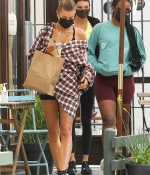 hailey-bieber-September-9-Out-for-Lunch-in-West-Hollywood-leaves-gym-2020-12.jpg