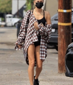 hailey-bieber-September-9-Out-for-Lunch-in-West-Hollywood-leaves-gym-2020-3.jpg