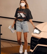 hailey-bieber-September-24-Out-in-Los-Angeles-4.jpg