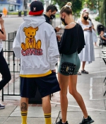 hailey-bieber-and-justin-bieber-out-in-west-hollywood-2020-15.jpg