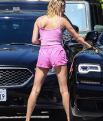 hailey-bieber-looks-pretty-in-pink-as-she-steps-out-for-coffee-with-justin-bieber-in-beverly-hills-california-4.jpg