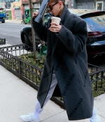 hailey-bieber-spotted-in-a-balenciaga-coat-as-she-arrives-at-her-apartment-in-brooklyn-new-york-city-0.jpg