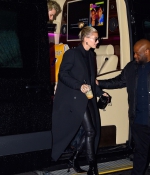 hailey-bieber-justin-bieber-February-7-Out-and-About-in-New-York_28329.jpg