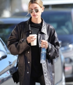 hailey-bieber-looks-chic-in-all-black-leather-january-2020_282629.jpg