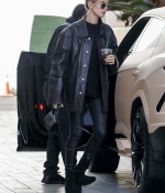 hailey-bieber-looks-chic-in-all-black-leather-january-2020_282729.jpg