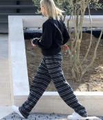 hailey-bieber-keeps-it-comfy-as-she-goes-house-hunting-with-a-friend-in-los-angeles-0.jpg