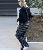 hailey-bieber-keeps-it-comfy-as-she-goes-house-hunting-with-a-friend-in-los-angeles-1.jpg