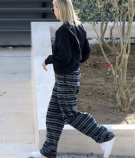 hailey-bieber-keeps-it-comfy-as-she-goes-house-hunting-with-a-friend-in-los-angeles-2.jpg