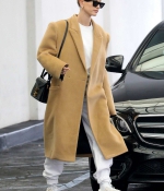hailey-bieber-wears-an-oversized-beige-coat-as-she-makes-a-visit-to-a-doctors-office-in-beverly-hills-los-angeles-1.jpg