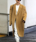 hailey-bieber-wears-an-oversized-beige-coat-as-she-makes-a-visit-to-a-doctors-office-in-beverly-hills-los-angeles-3.jpg