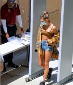 hailey-bieber-August-18-Out-in-Los-Angeles-5.jpg