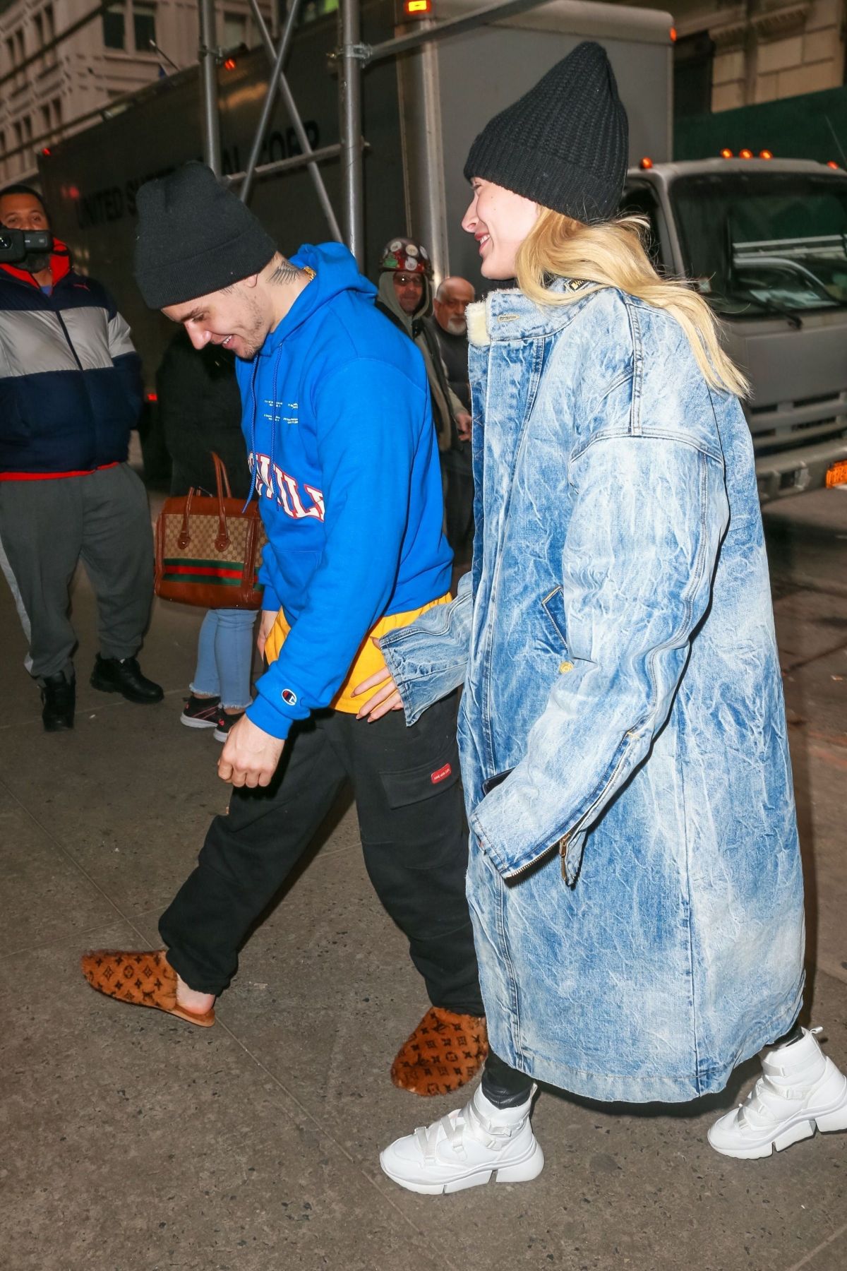 hailey-and-justin-bieber-out-and-about-in-new-york-02-15-2019-9.jpg