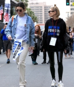 hailey-baldwin-and-kendall-jenner-March-24_-Anti-Gun-March-For-Our-Lives-Rally-in-Los-Angeles_283329.jpg