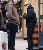 hailey-baldwin-and-shawn-mendes-December-17-Out-in-Toronto-cold-1.jpg