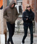 hailey-baldwin-and-shawn-mendes-December-17-Out-in-Toronto-cold-4.jpg