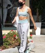 hailey-bieber-October-7-Heading-to-Yoga-in-West-Hollywood-14.jpg