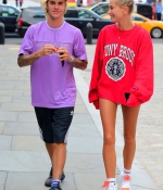 hailey-baldwin-and-justin-bieber-nyc-south-street-seaport-before-heading-over-to-catch-a-movie-in-new-york-city-2.jpg