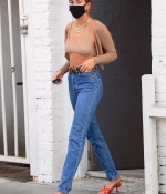 kendall-jenner-and-hailey-bieber-October-7-Shopping-in-Los-Angeles-4.jpg