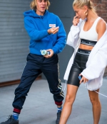 hailey-baldwin-out-in-brooklyn-July-12-At-Cecconis-in-New-York-with-justin-bieber_281229.jpg