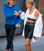 hailey-baldwin-out-in-brooklyn-July-12-At-Cecconis-in-New-York-with-justin-bieber_281529.jpg