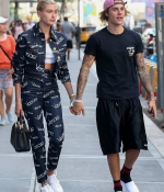 hailey-baldwin-and-justin-bieber-hold-hands-as-they-leave-nobu-restaurant-in-new-york-city-0.jpg
