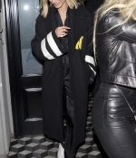 hailey-baldwin-wearing-an-off-white-coat-and-white-boots-to-dinner-at-craigs-in-west-hollywood-los-angeles-1.jpg