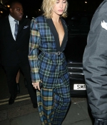 hailey-baldwin-suit-blue-and-green-short-hair-arrives-at-the-warner-brother-after-party-at-freemasons-in-london-style-3.jpg