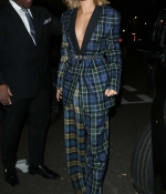 hailey-baldwin-suit-blue-and-green-short-hair-arrives-at-the-warner-brother-after-party-at-freemasons-in-london-style-4.jpg