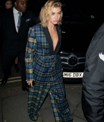 hailey-baldwin-suit-blue-and-green-short-hair-arrives-at-the-warner-brother-after-party-at-freemasons-in-london-style-5.jpg