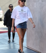 hailey-baldwin-at-zinque-cafe-in-west-hollywood-01-11-2018-18.jpg