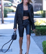 hailey-baldwin-out-in-beverly-hills-october-17-2017-black-leather_282529.jpg