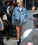 hailey-baldwin-style-nyfc-spotted-during-fashion-week-in-new-york-city-jeans-denim-black-boots-0.jpg