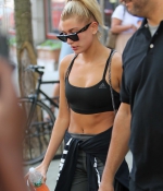 hailey-baldwin-August-1-Out-in-New-york-with-Kendall-Jenner-leaving-gotham-gym-black-leggins-hat-sports-nike-6.jpg