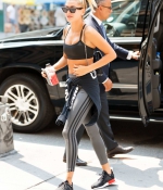 hailey-baldwin-August-1-Out-in-New-york-with-Kendall-Jenner-leaving-gotham-gym-black-leggins-hat-sports-nike-9.jpg
