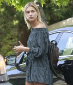 hailey-baldwin-out-and-about-in-los-angeles-04-25-2017_9.jpg