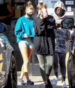 hailey-bieber-October-14-At-Earth-Bar-in-West-Hollywood-with-Justin-Skye-20.jpg