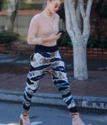 hailey-baldwin-out-and-about-in-west-hollywood-01-24-2017_14.jpg