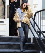 kendall-jenner-and-hailey-baldwin-out-in-nyc-january-2017_281029.jpg