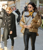 kendall-jenner-and-hailey-baldwin-out-in-nyc-january-2017_28329.jpg